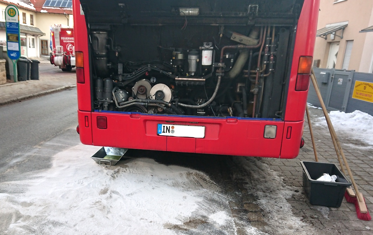 Bus verliert Diesel